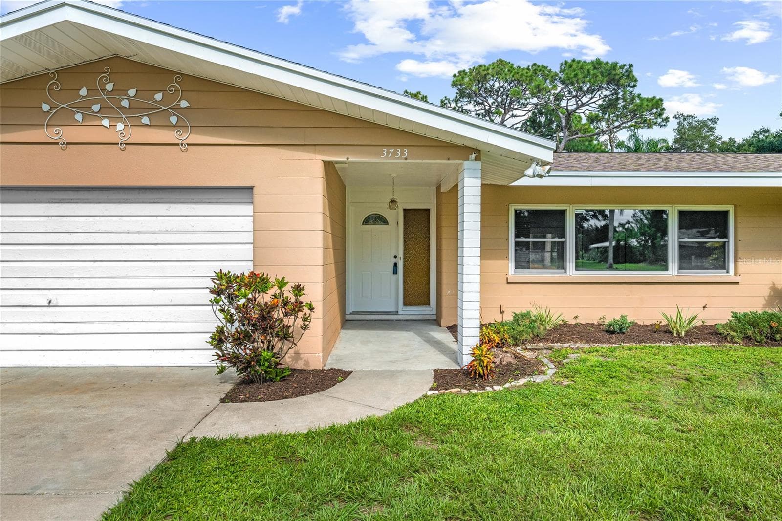 3733 Malec Cir photo 5