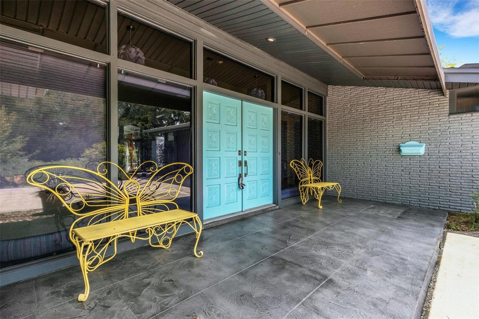 2634 Collins Ave photo 2