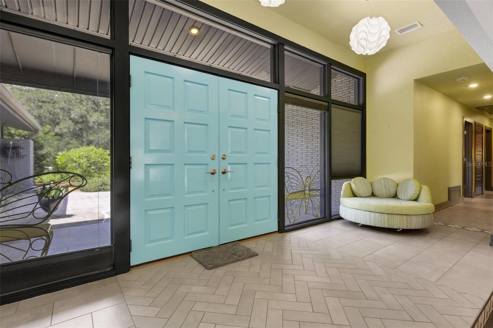 2634 Collins Ave photo 3