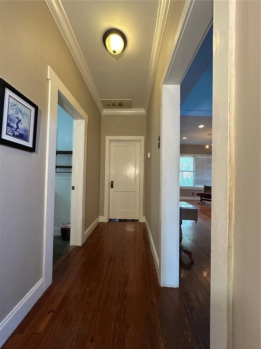 1308 E Frierson Ave photo 5