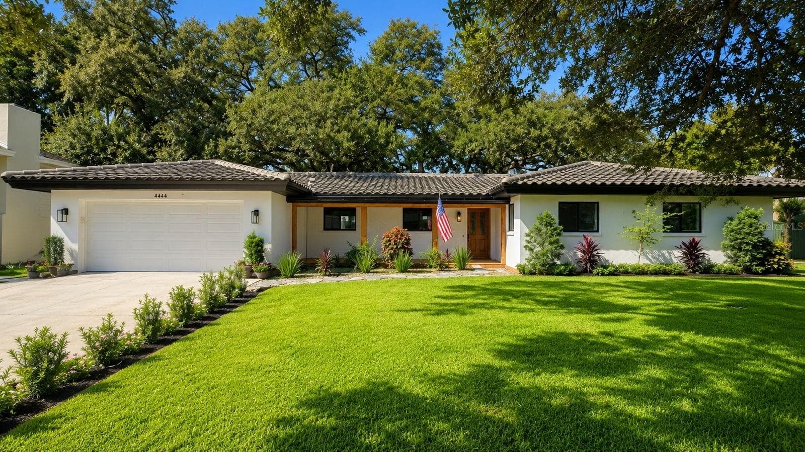 2218 Hennesen Dr photo 2