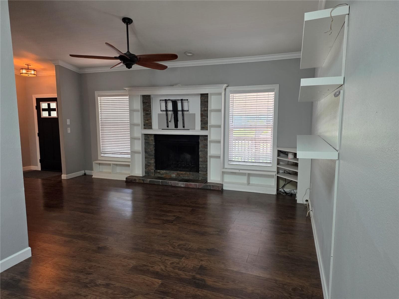 1033 Rosetree Ln photo 3