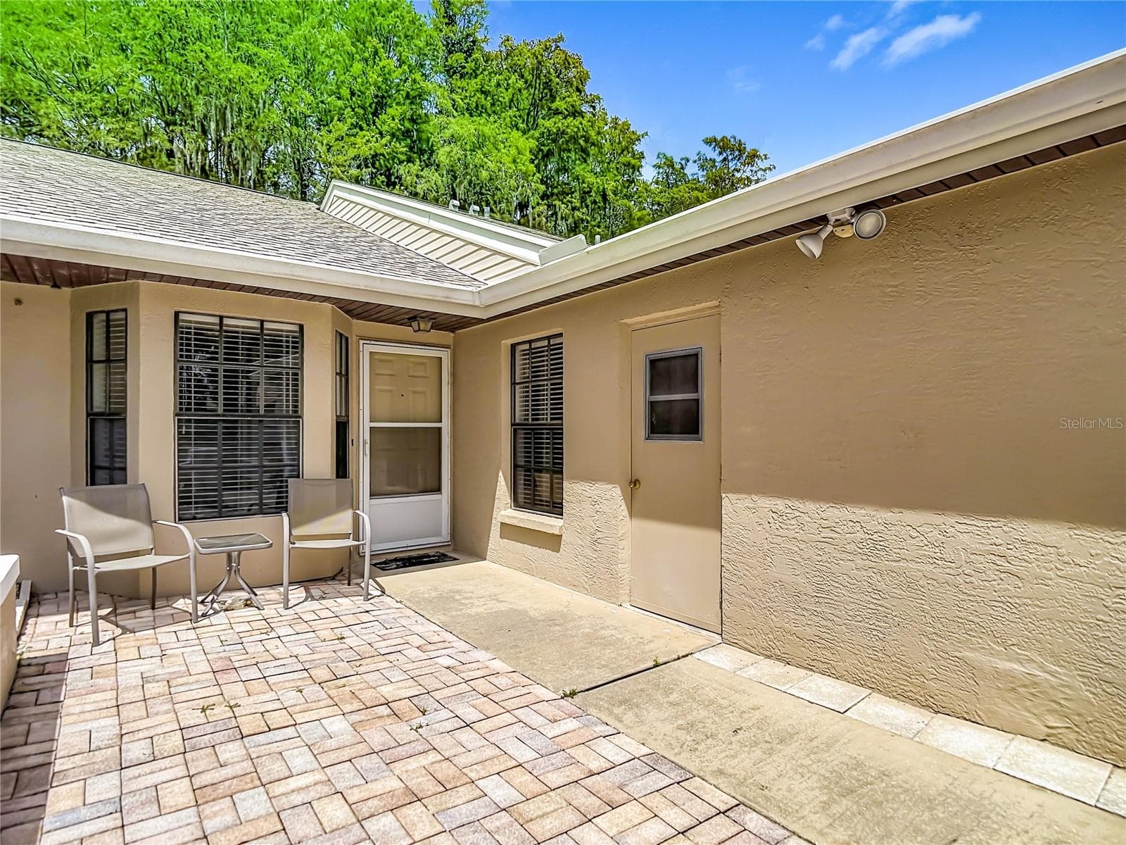 13227 Molitor CT photo 3