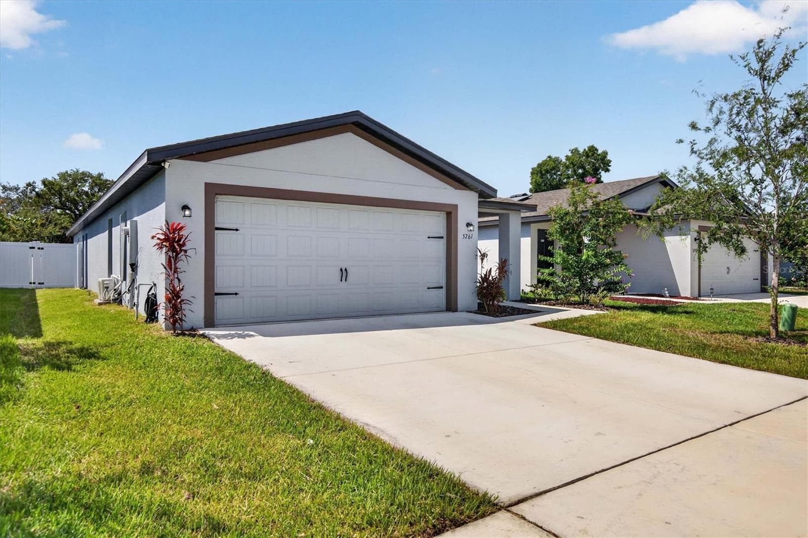 5761 Helmsman CT photo 3