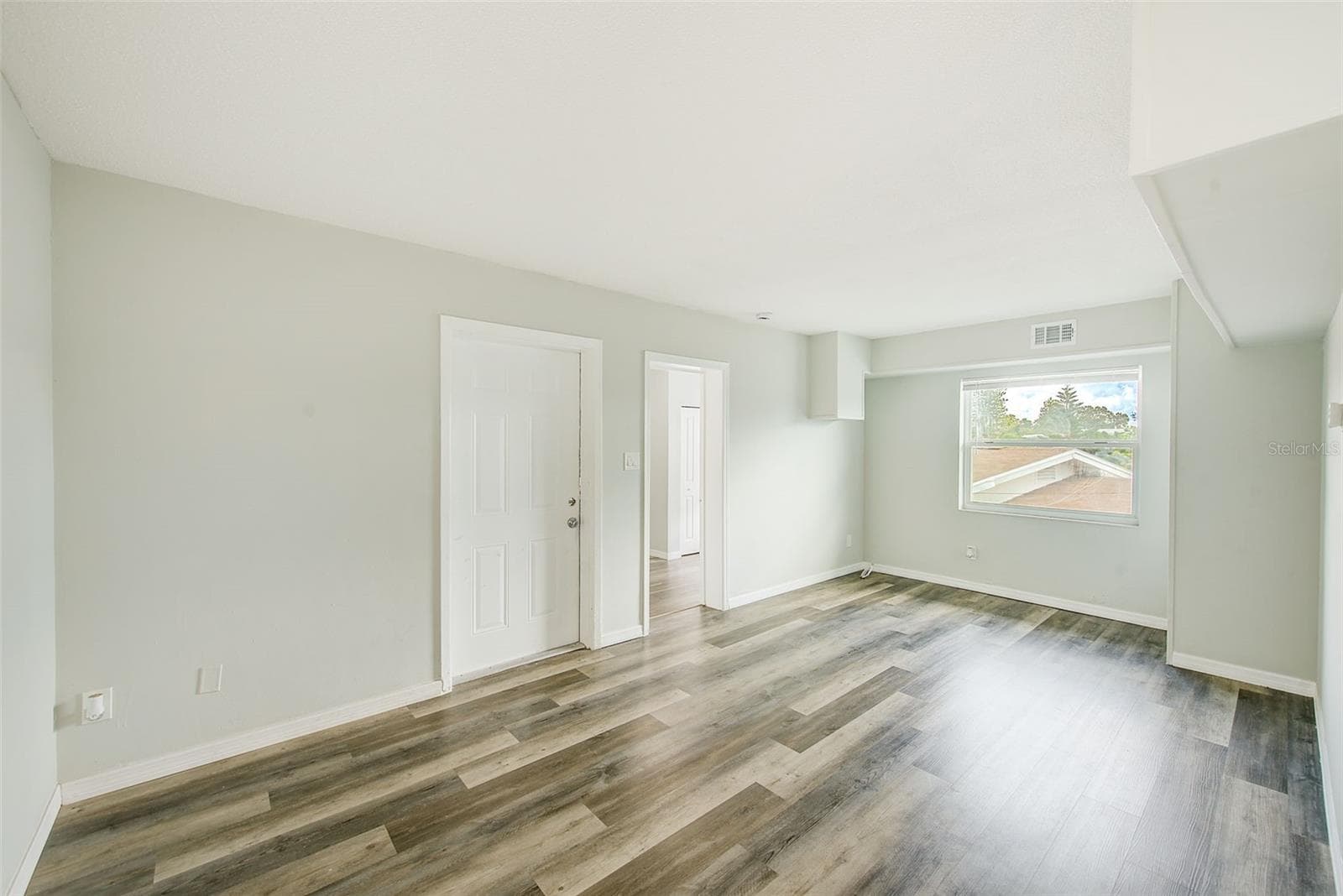 1259 Franklin St photo 2