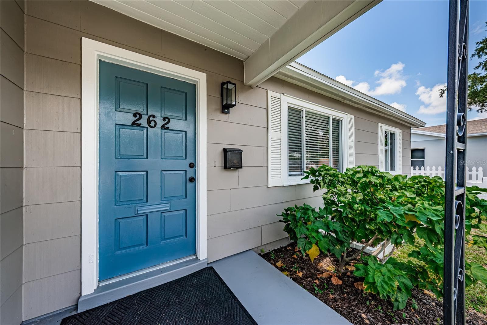 262 40 Ave NE photo 2