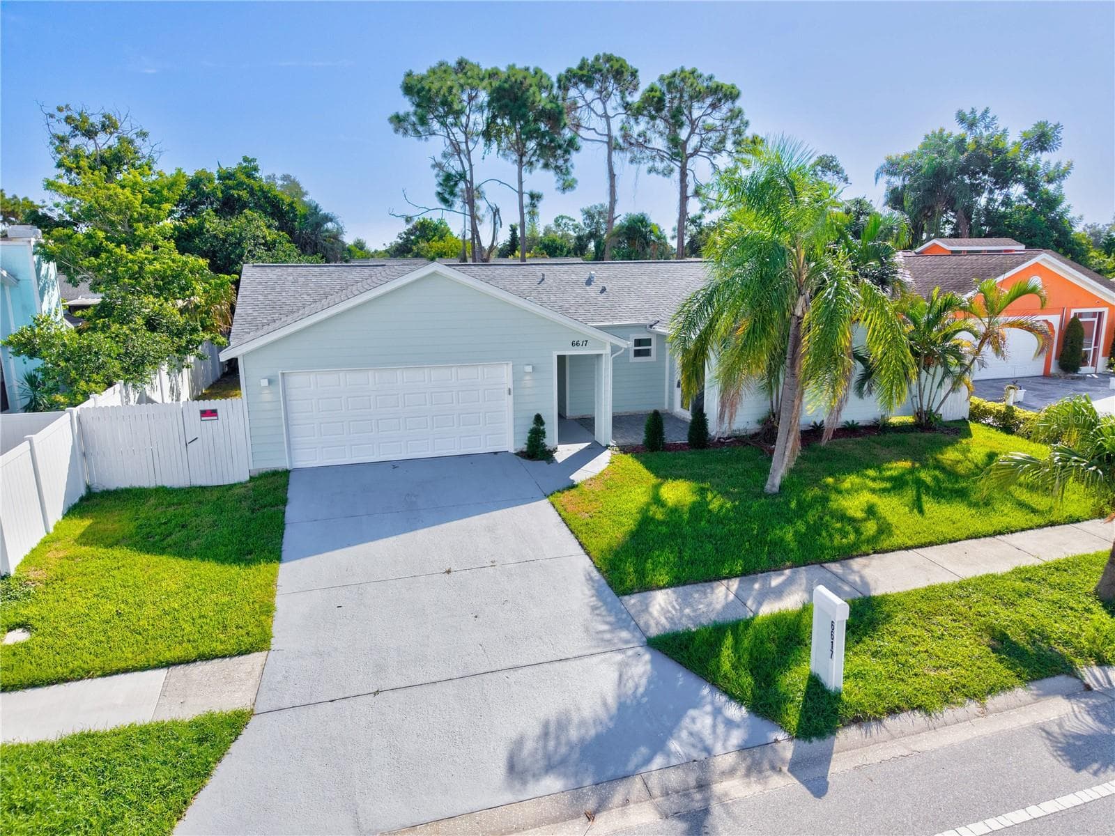 6617 Mauna Loa Blvd photo 2