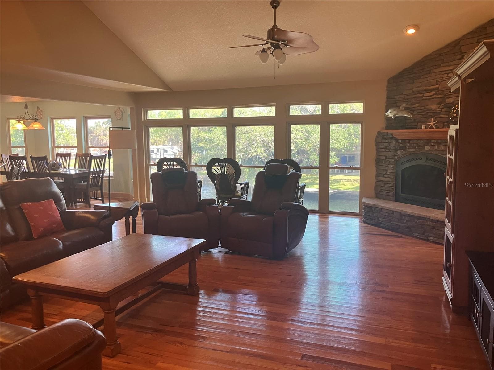 5361 Circle Dr photo 3