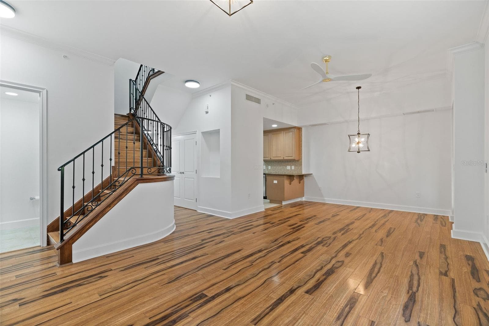 300 Beach Dr NE #309 photo 3