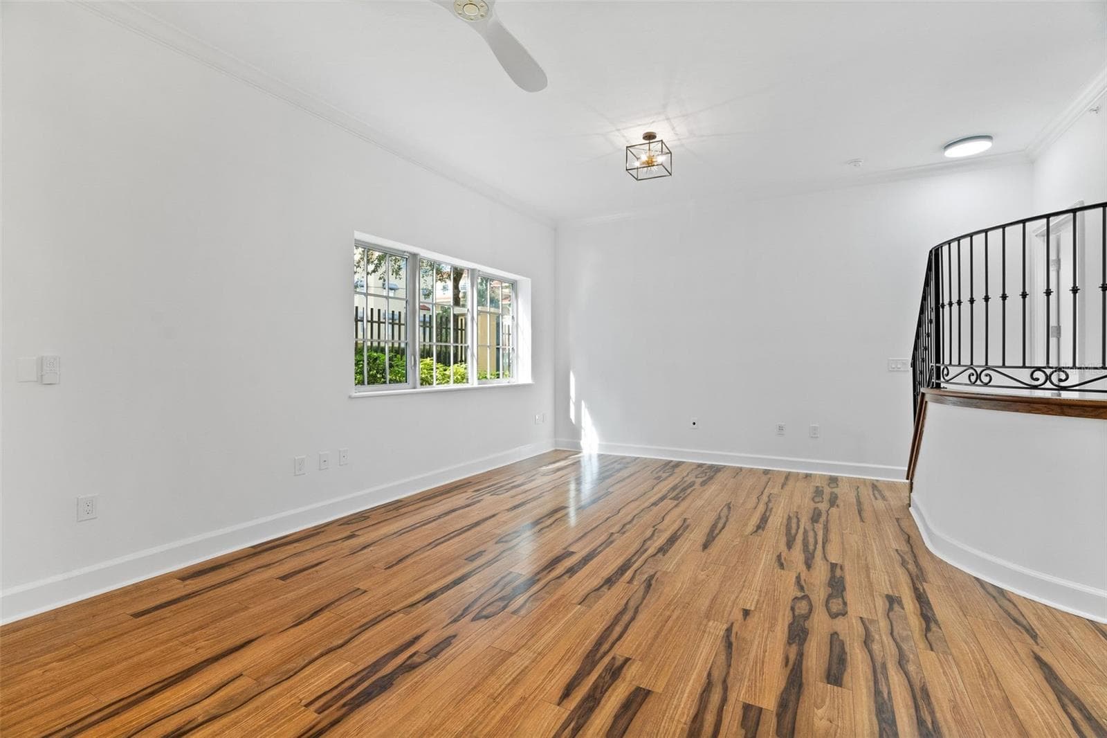 300 Beach Dr NE #309 photo 4