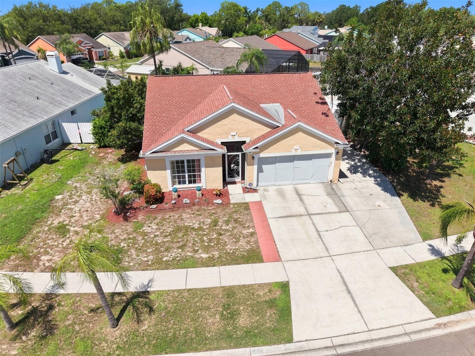 207 Lakeway Ln photo 3