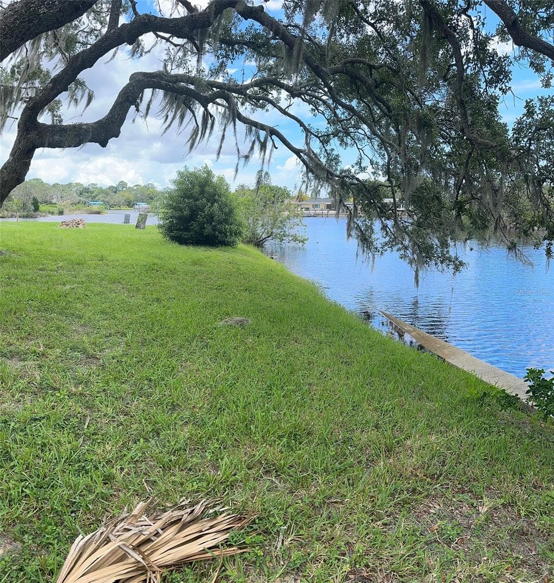 1238 Flotilla Dr photo 3