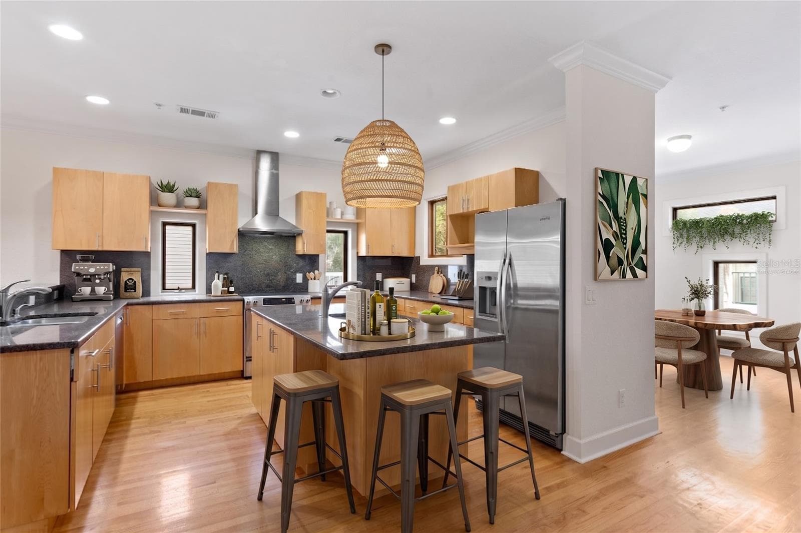 512 S Glen Ave photo 3