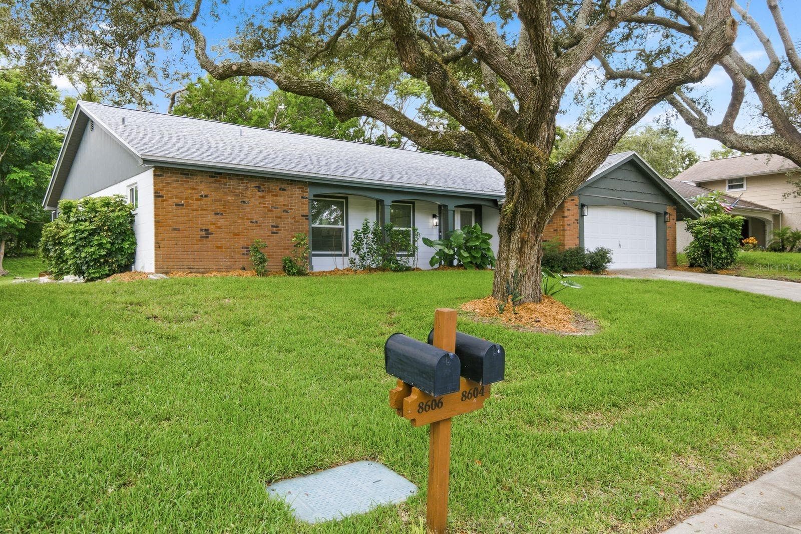 8604 MILL Creek Ln photo 2