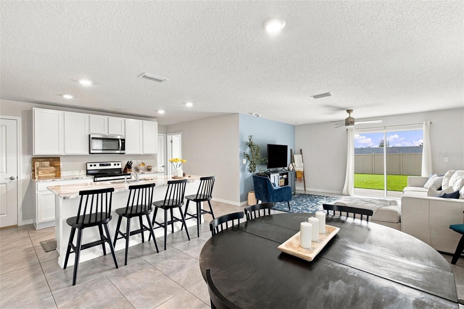 6118 Distant Haze Pl photo 4