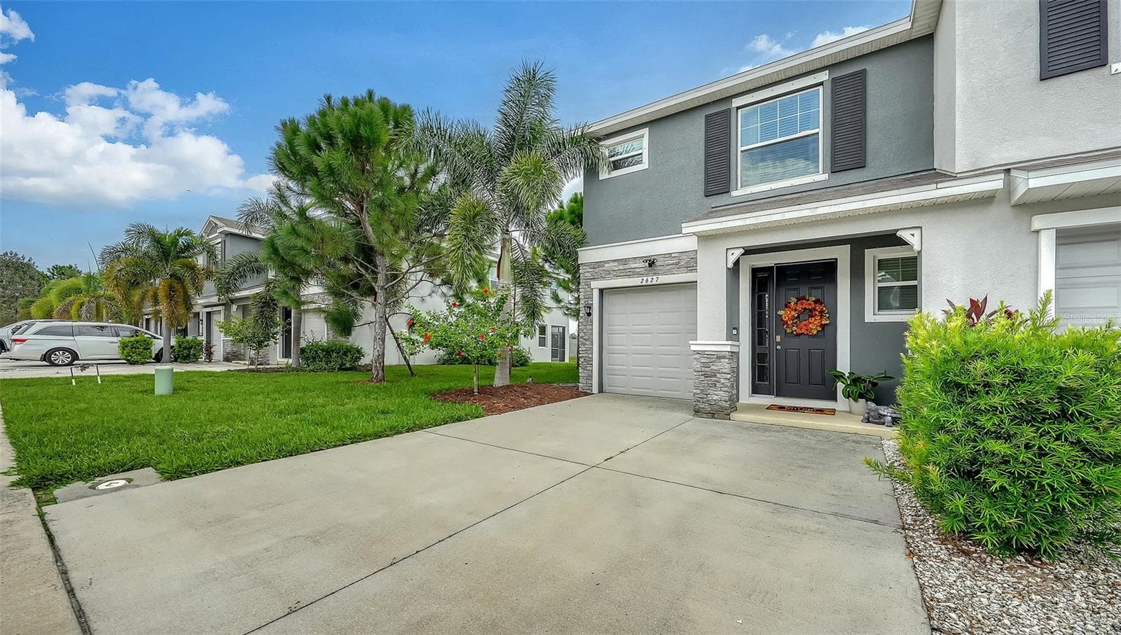 2627 Midnight Pearl Dr photo 2