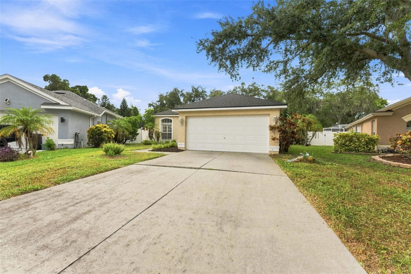 491 Briland St photo 3