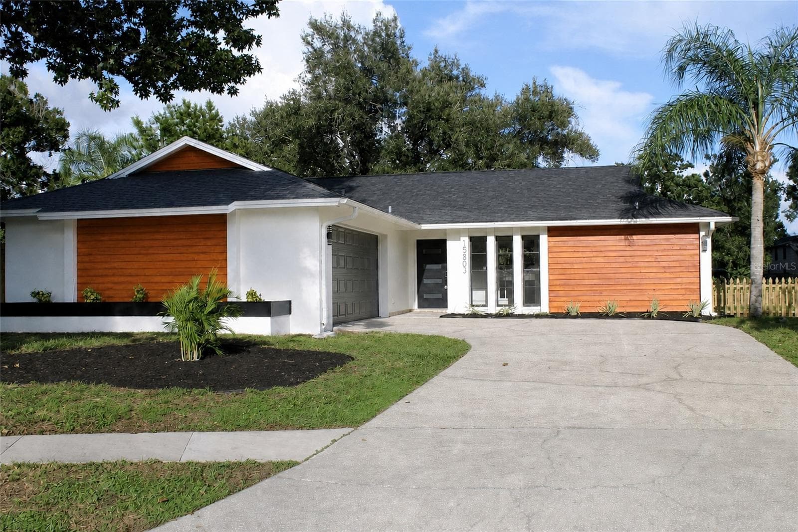 15803 Ironware Pl photo 2