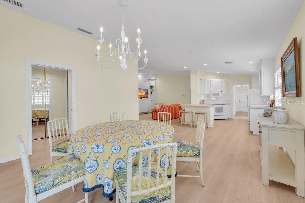 7564 Pesaro Dr photo 4