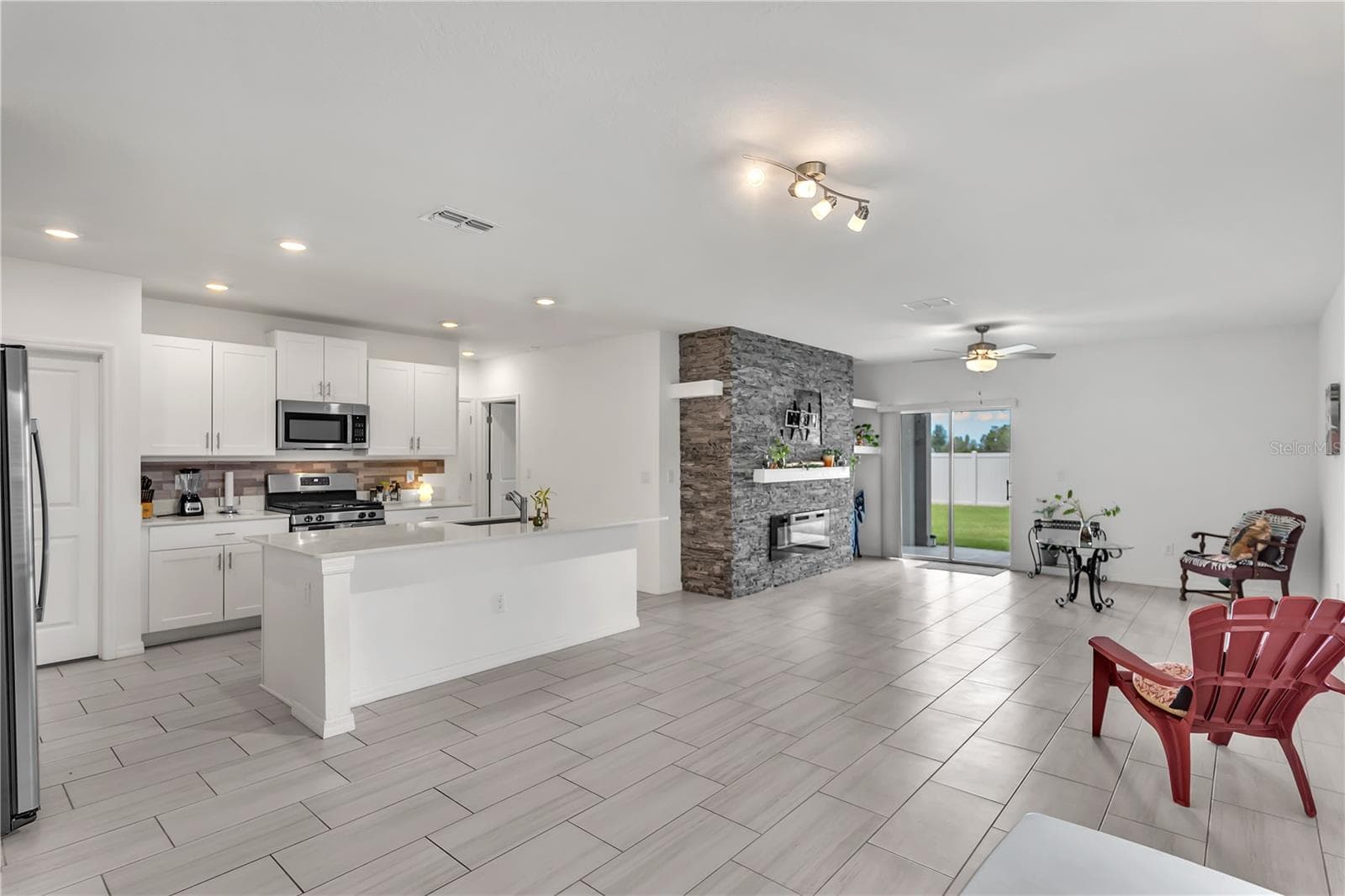 22547 Storybook Cabin Way photo 4