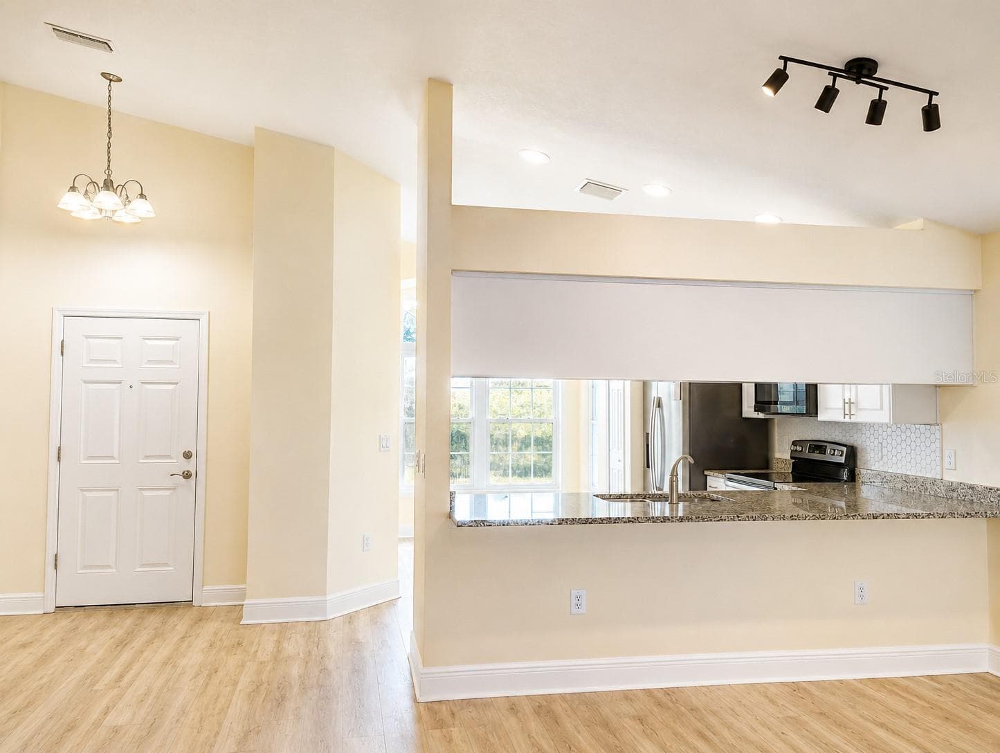 10114 Briar Cir photo 4