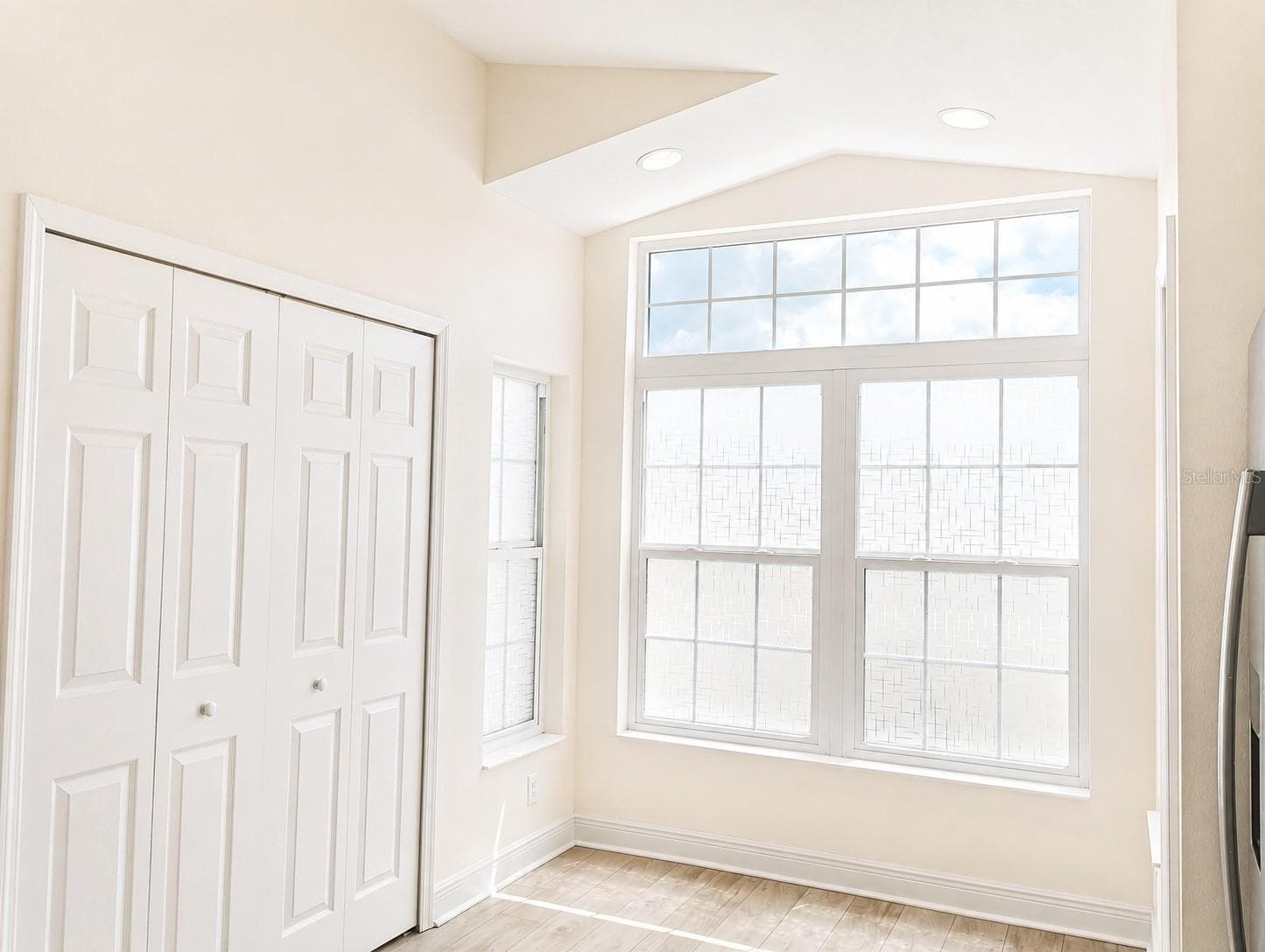10114 Briar Cir photo 5