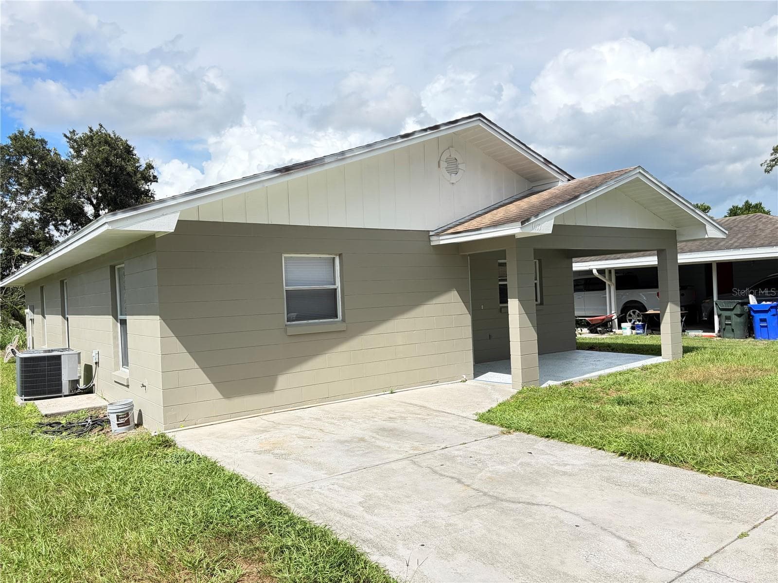 1117 Blossom Cir N photo 3