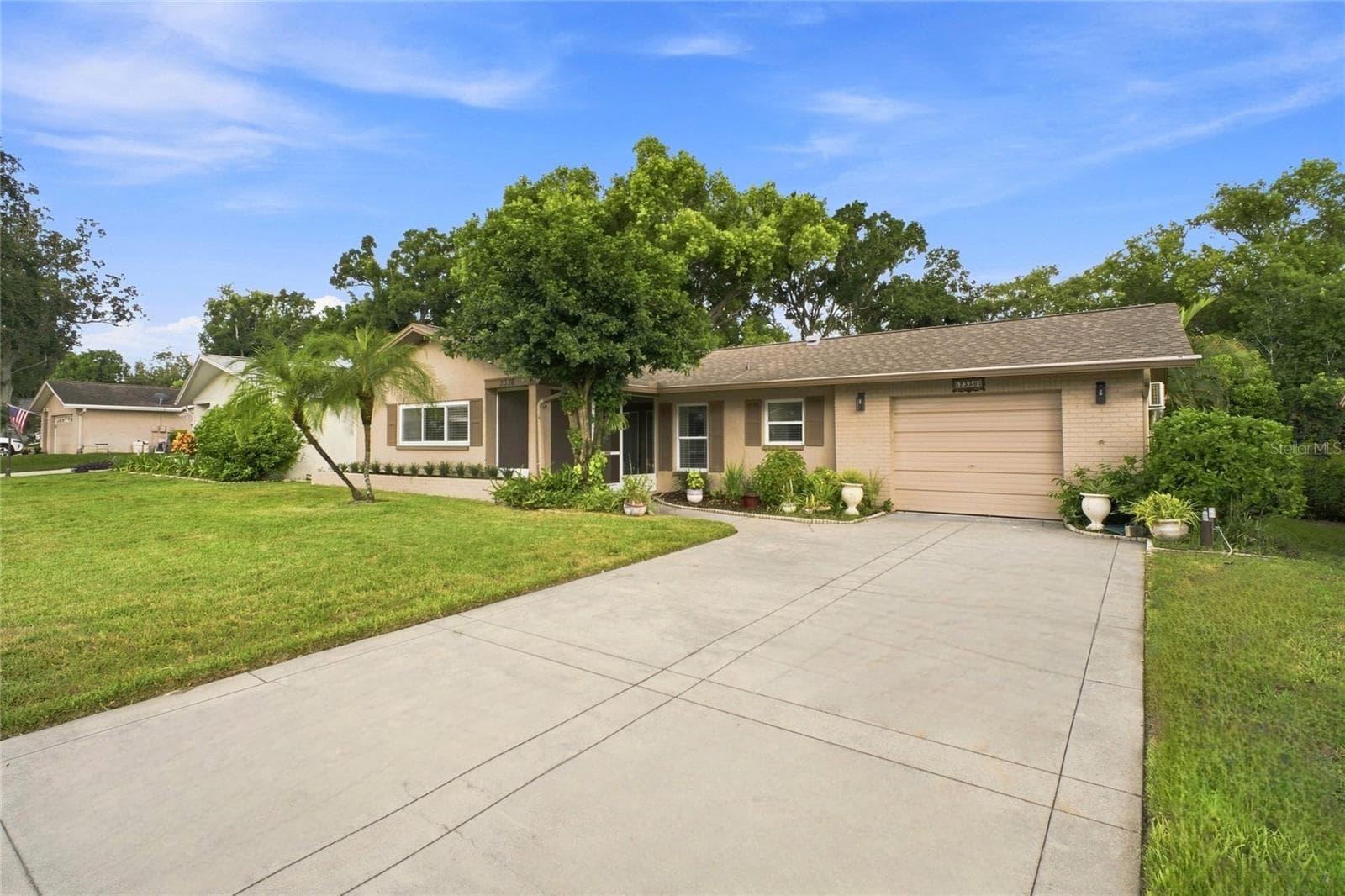 2336 Malcolm Dr photo 2