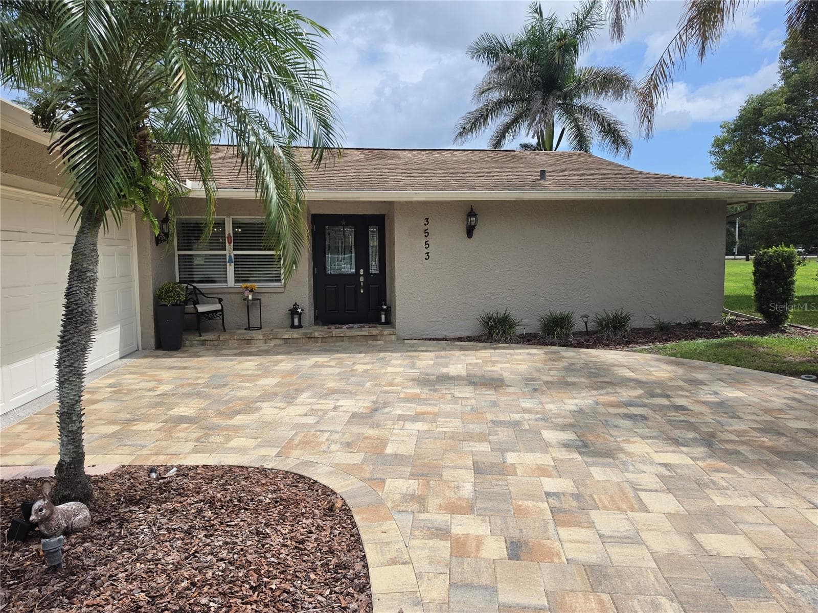 3553 Fairway Forest Dr photo 2