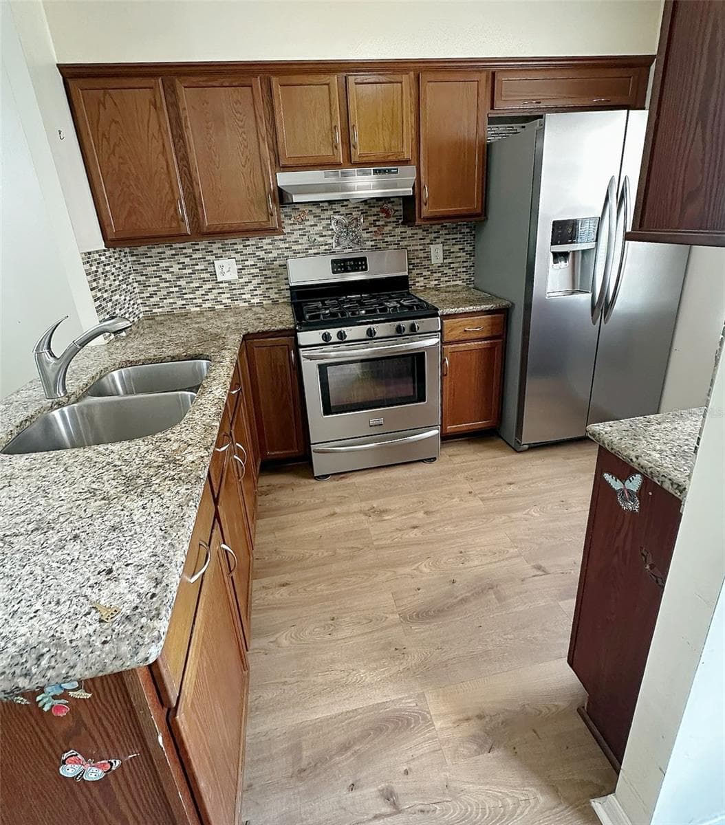 1279 Mission Hills Blvd photo 4