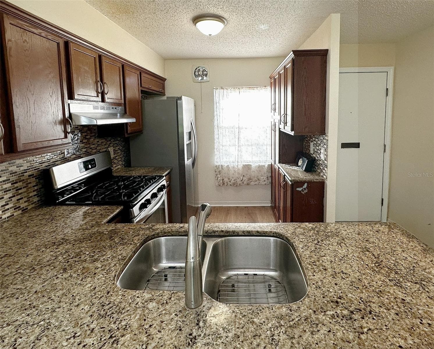 1279 Mission Hills Blvd photo 5