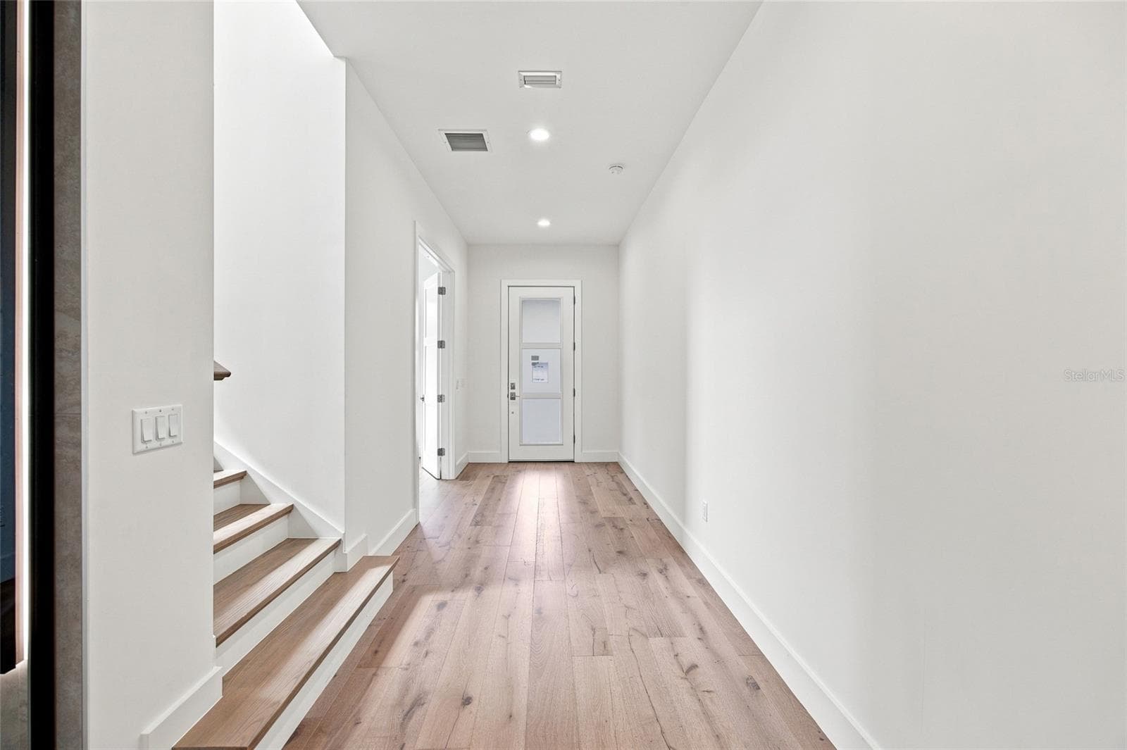 5104 W Evelyn Dr photo 3