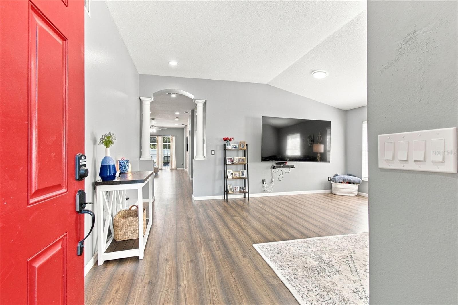 9710 White Barn Way photo 4