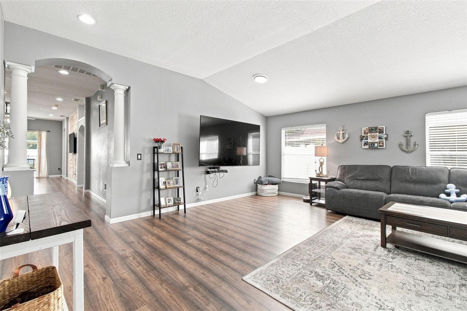 9710 White Barn Way photo 5