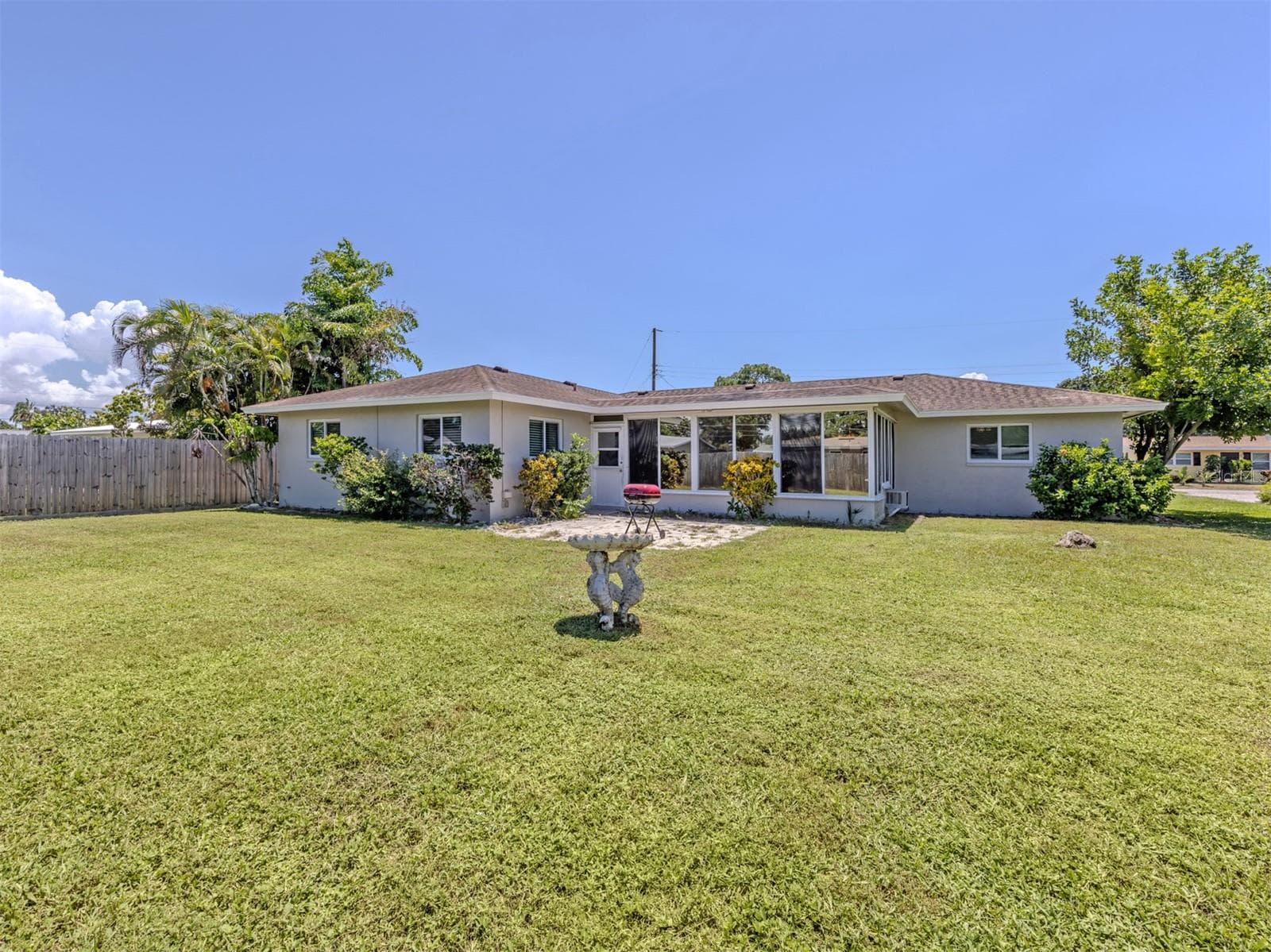 2161 Inner Cass Cir photo 3