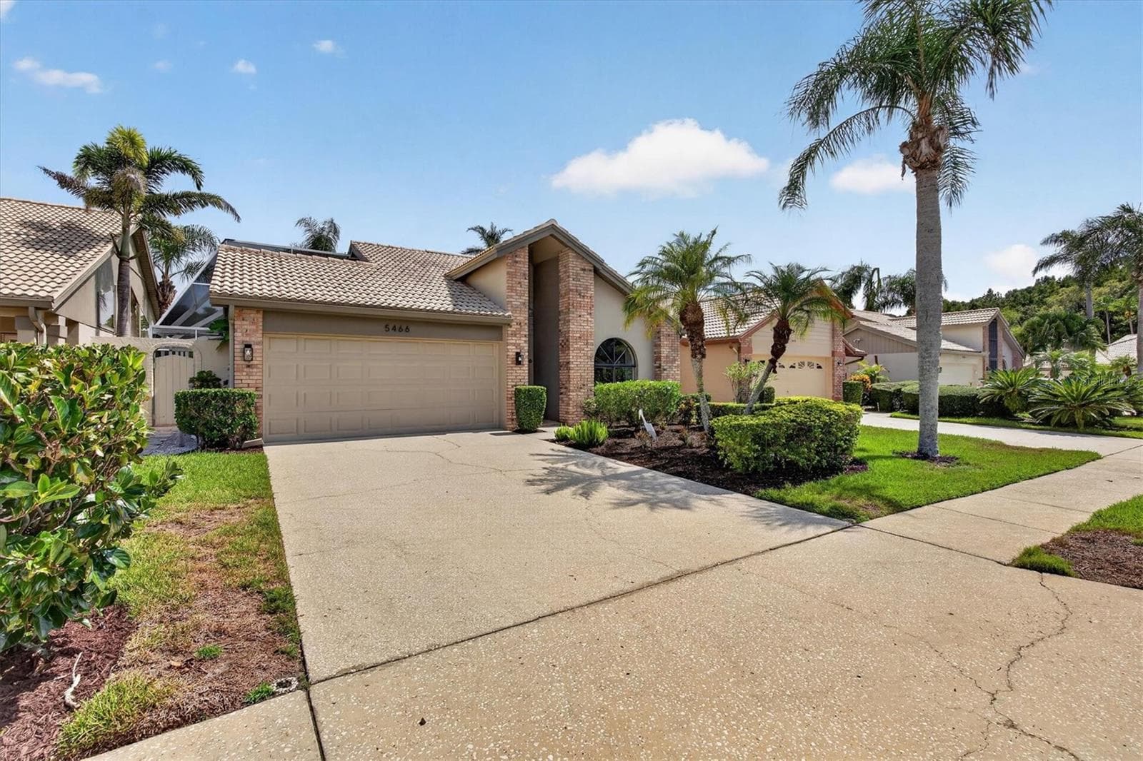 5466 Greyston St photo 3