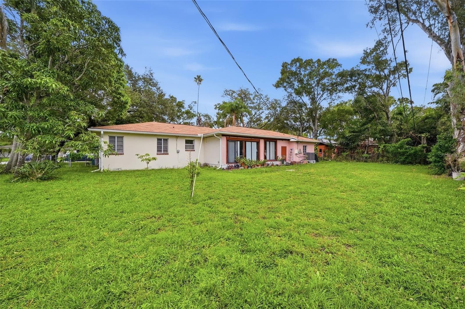 500 W Davis Blvd photo 3