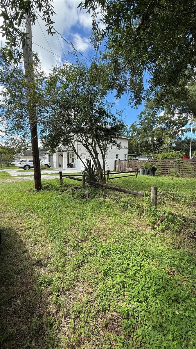 8602 N Rome Ave photo 4