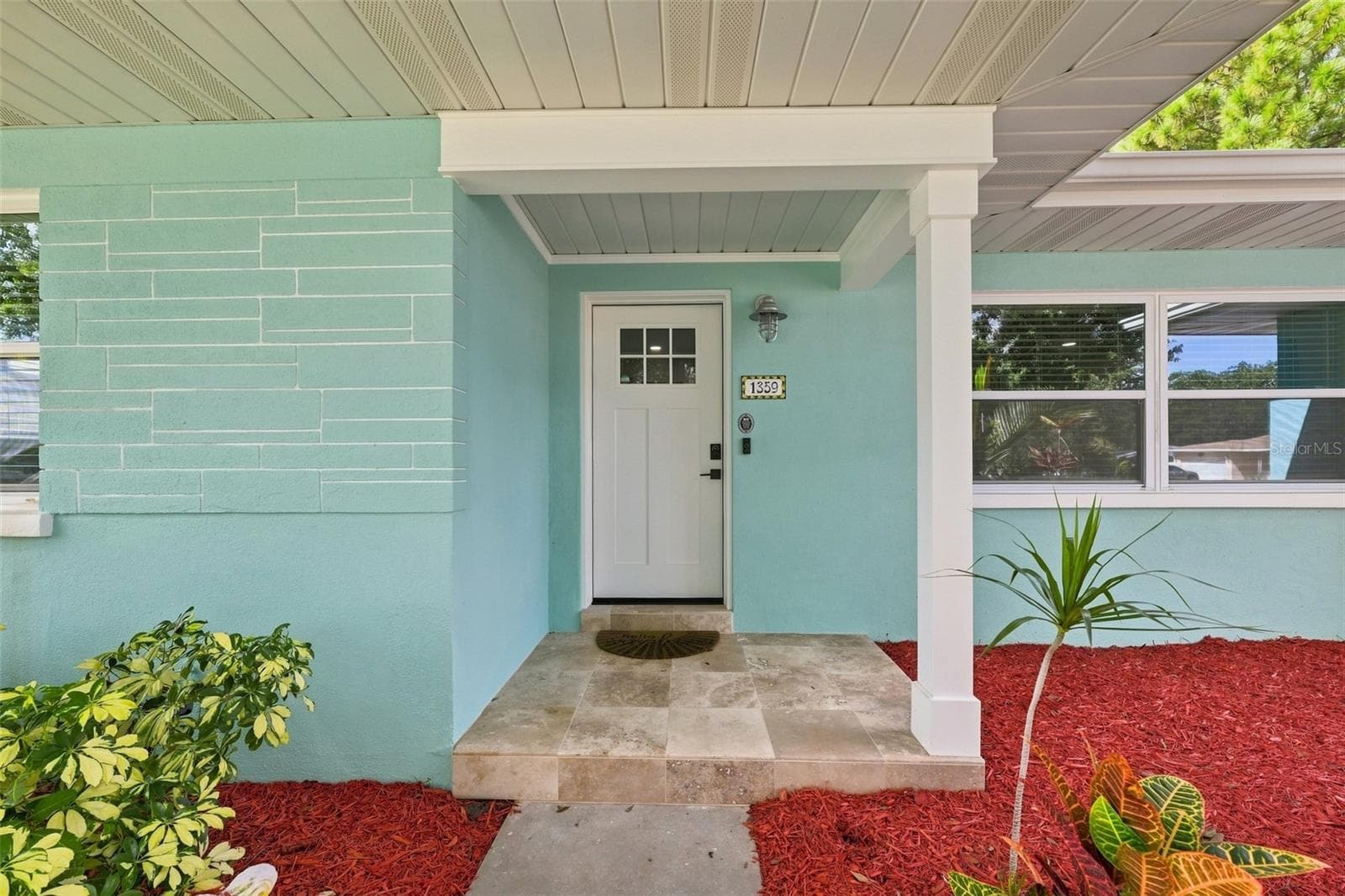 1359 Howard St photo 4