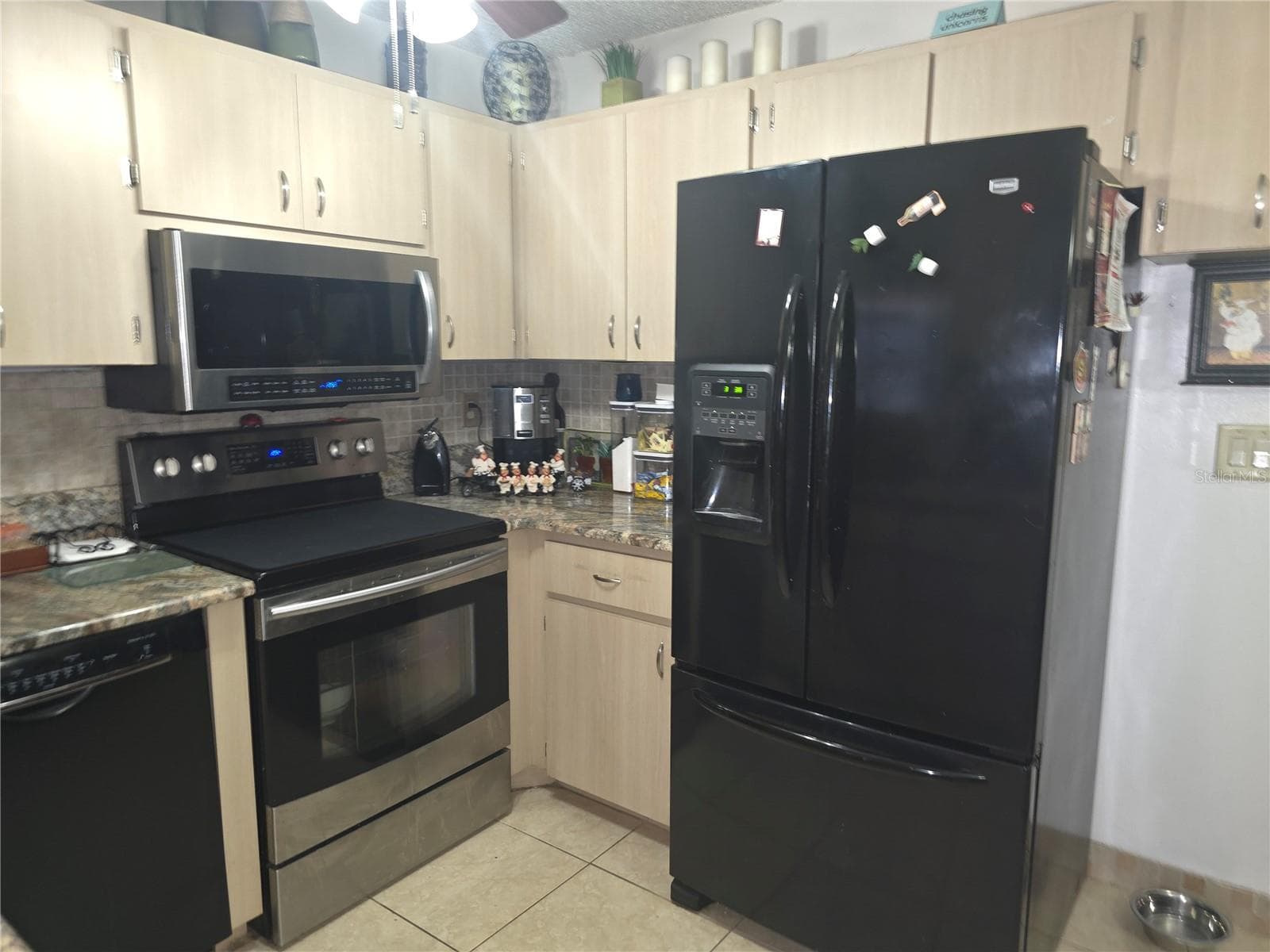 7051 Vallejo Way photo 3