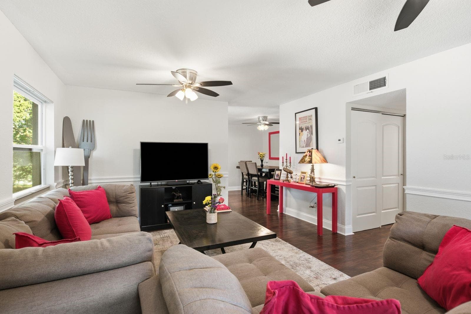 1410 Vale CT photo 4