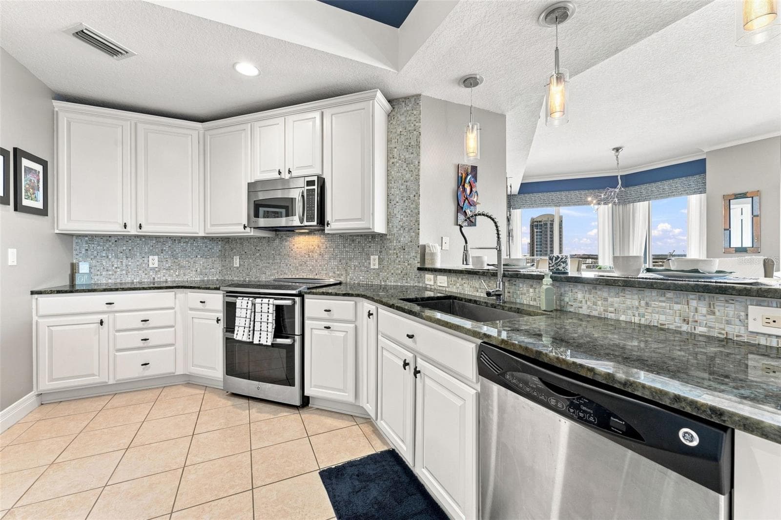 1209 E Cumberland Ave #1404 photo 4