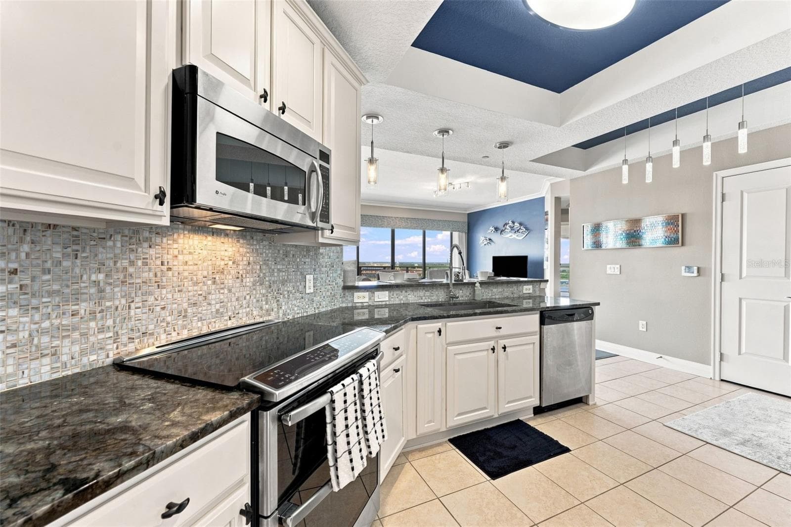 1209 E Cumberland Ave #1404 photo 5