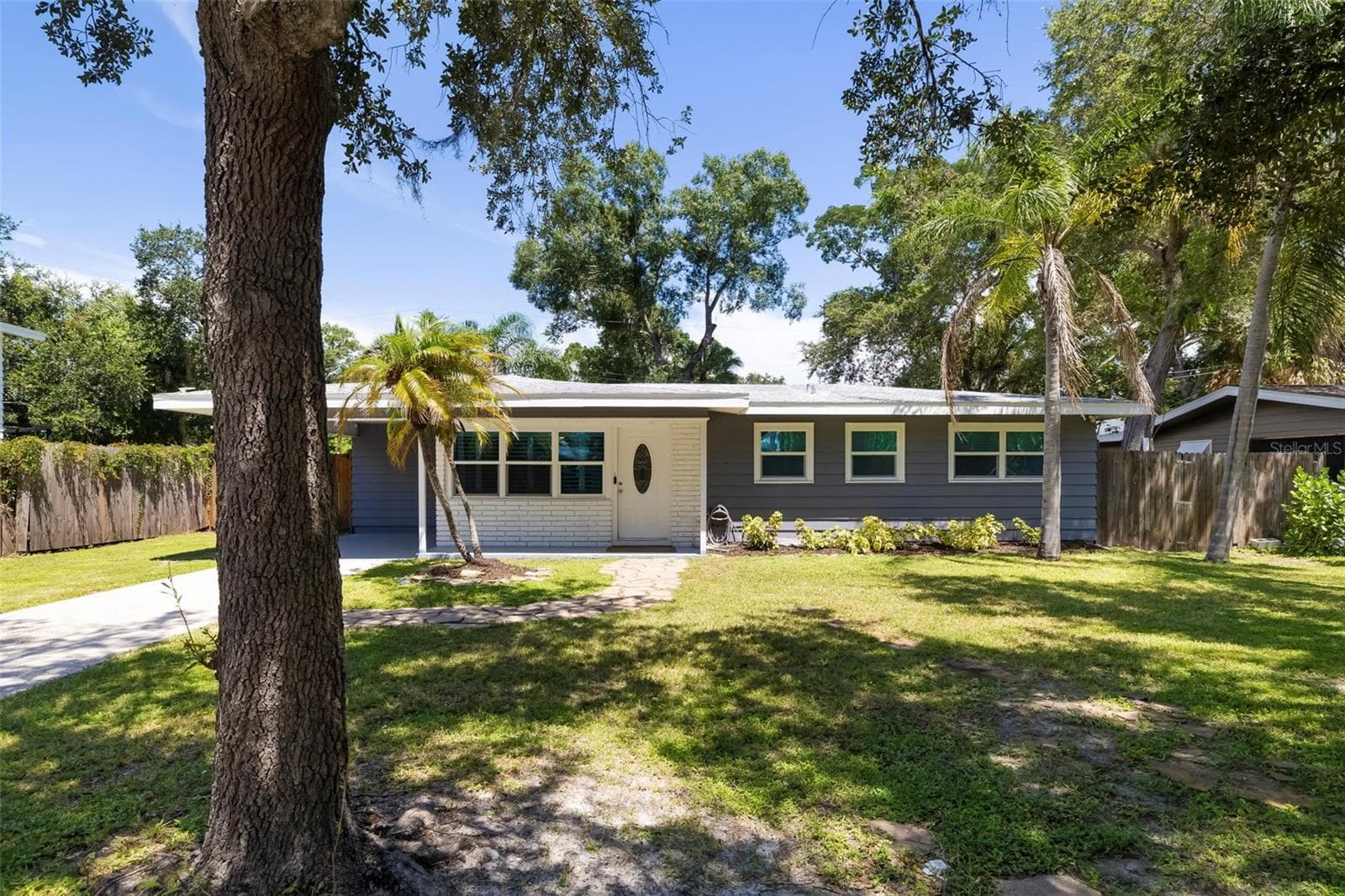 3169 Alta Vista St photo 5