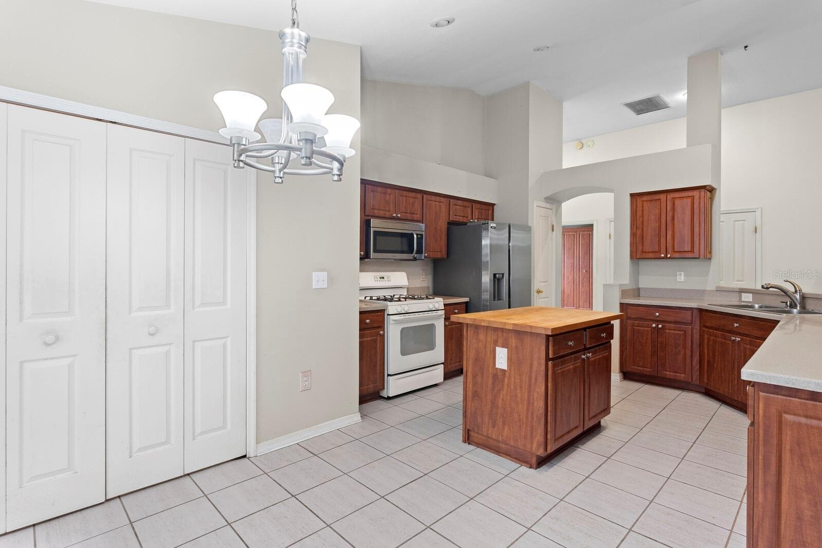 10420 Springrose Dr photo 5