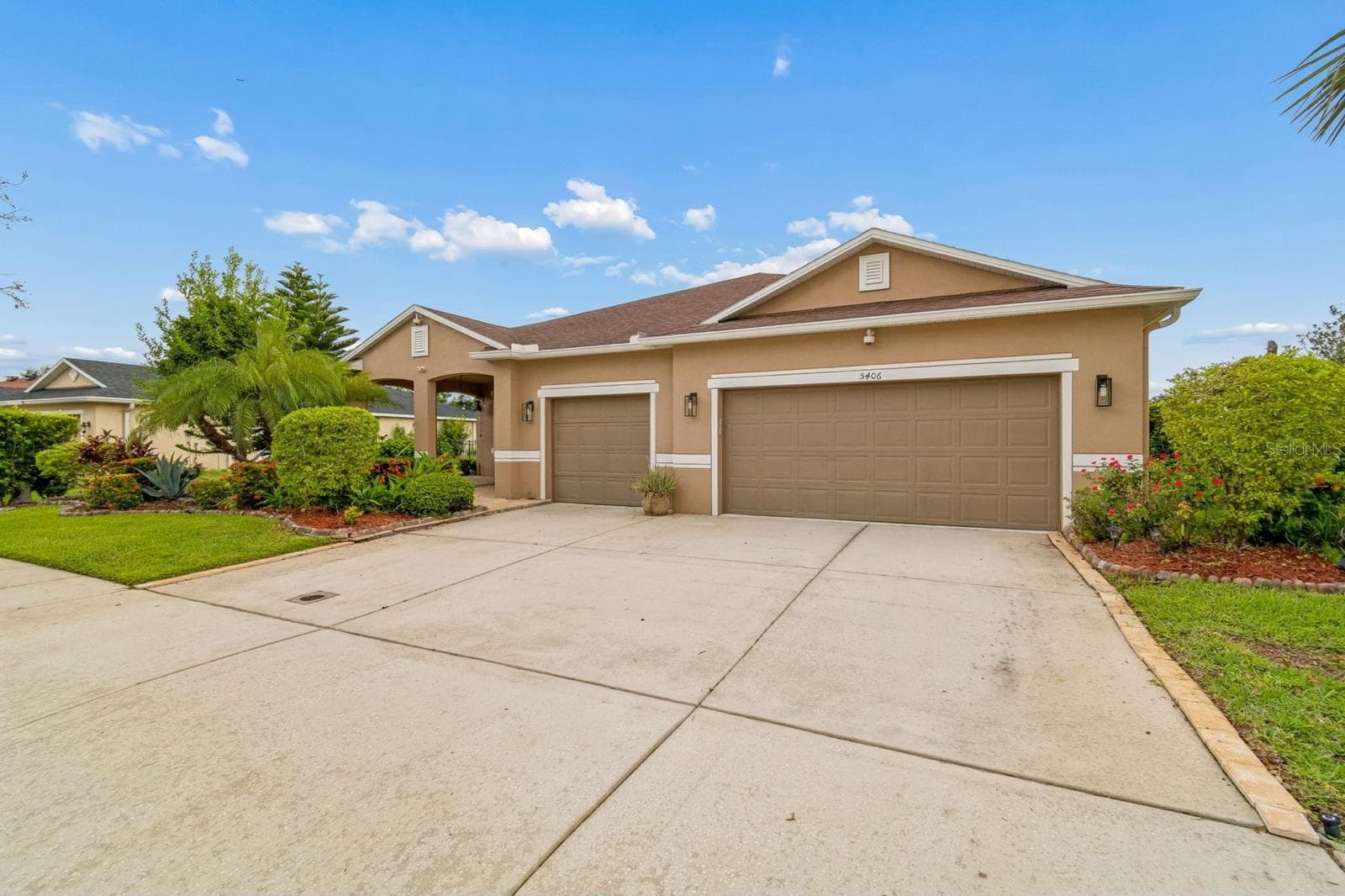 5406 Sandy Shell Dr photo 2