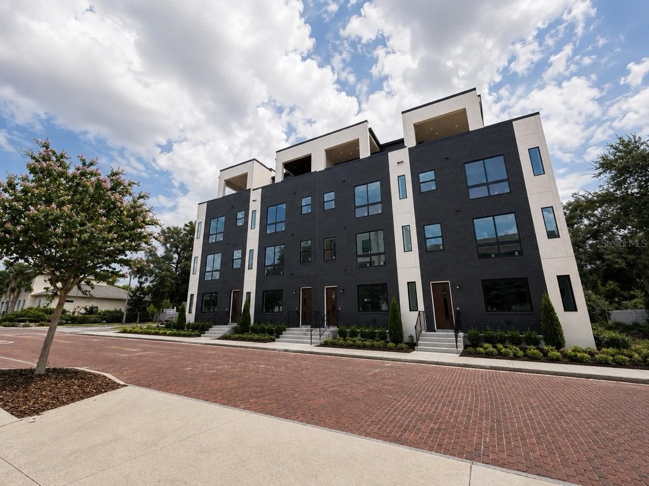 2117 N Ola Ave #3 photo 2