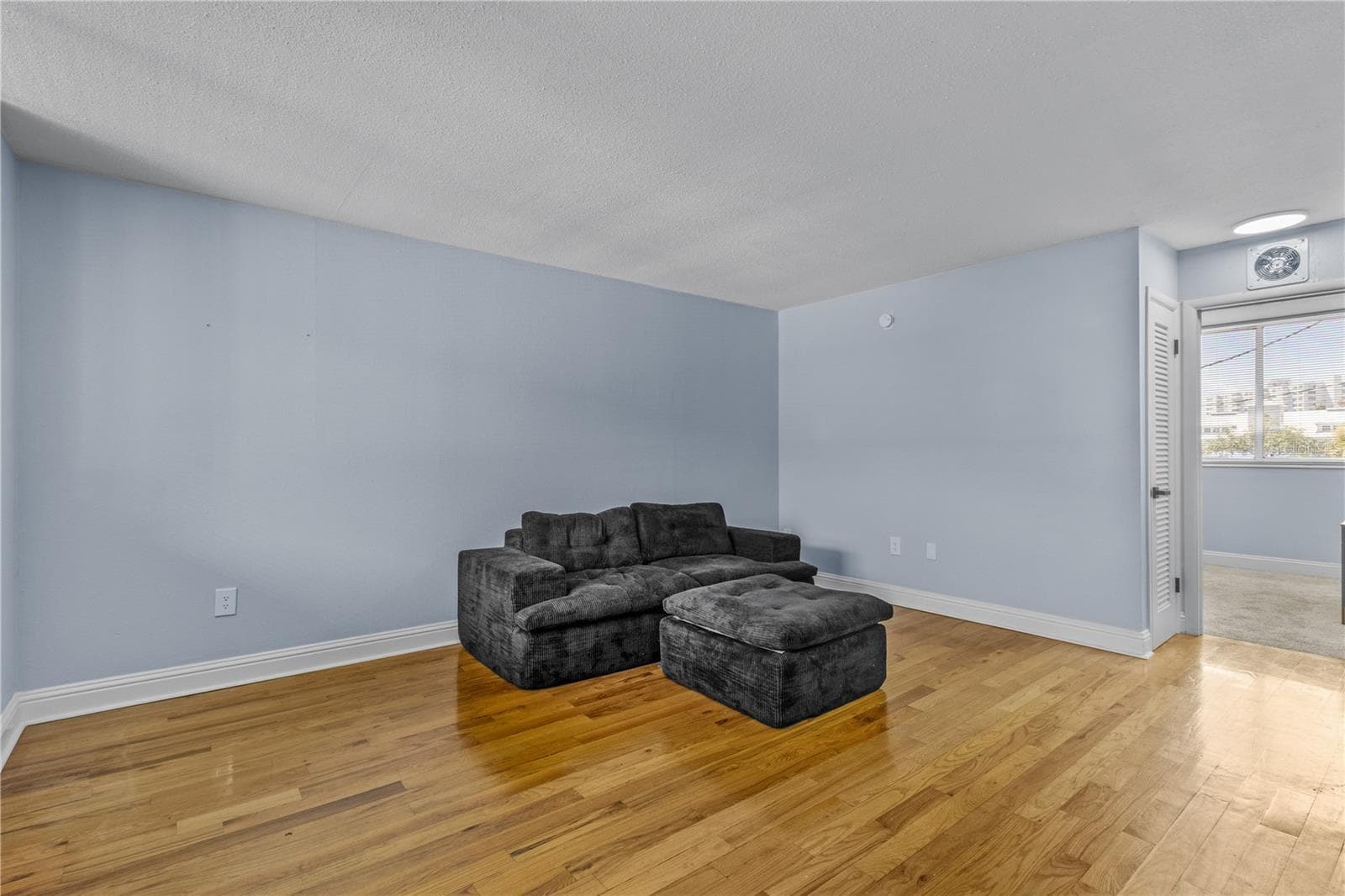 1301 S Howard Ave #B18 photo 3