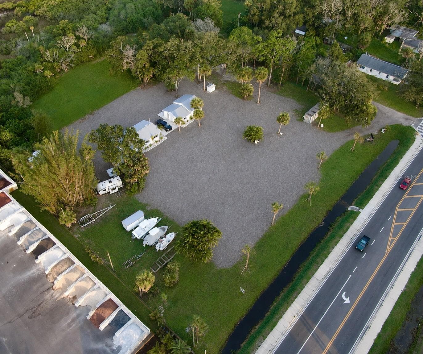1322 N Pinellas Ave photo 4