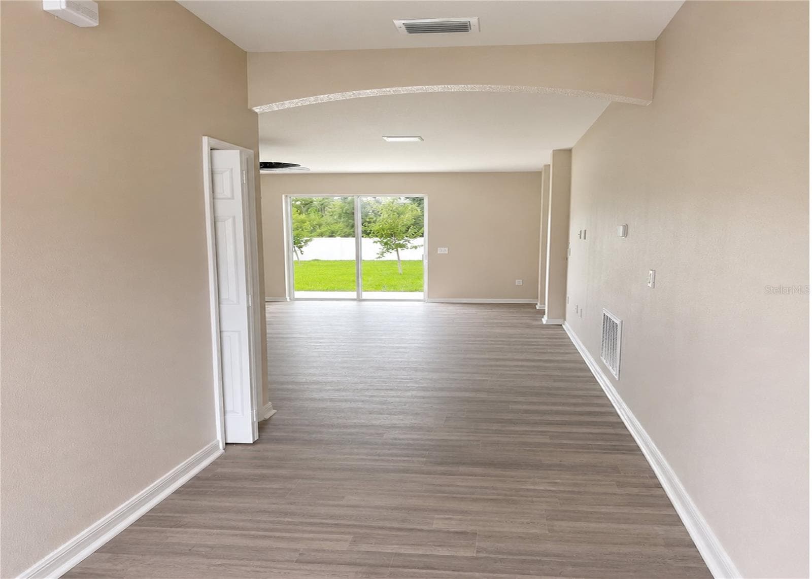 411 Shannon Estates CT photo 4